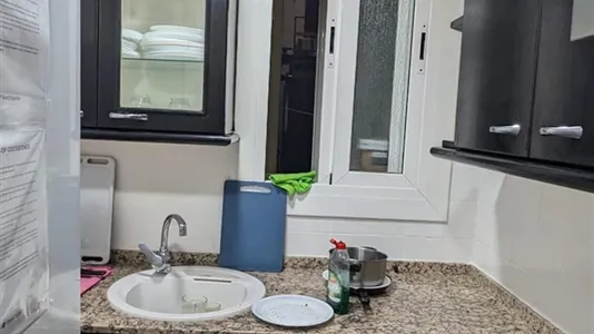 Rooms in Barcelona Sants-Montjuïc - photo 9