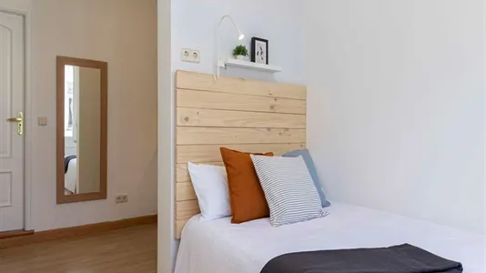 Rooms in Madrid Centro - photo 10