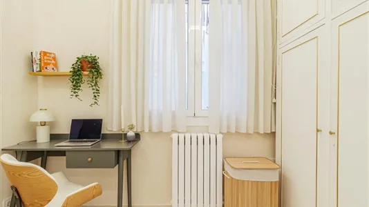 Rooms in Barcelona Eixample - photo 7