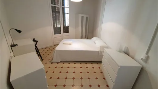 Rooms in Barcelona Ciutat Vella - photo 1