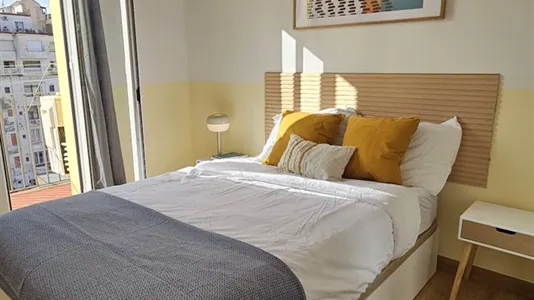 Rooms in Barcelona Eixample - photo 2