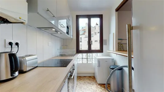 Rooms in Saint-Denis - photo 2