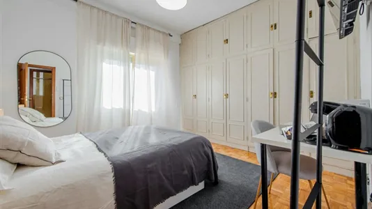 Rooms in Madrid Retiro - photo 3