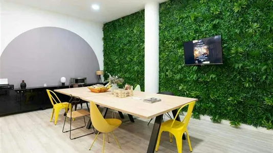 Rooms in Barcelona Ciutat Vella - photo 10