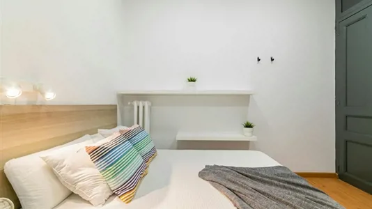 Rooms in Barcelona Ciutat Vella - photo 2