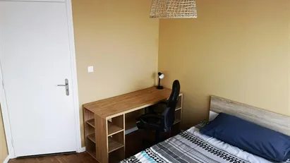 Room for rent in Saint-Julien-en-Genevois, Auvergne-Rhône-Alpes