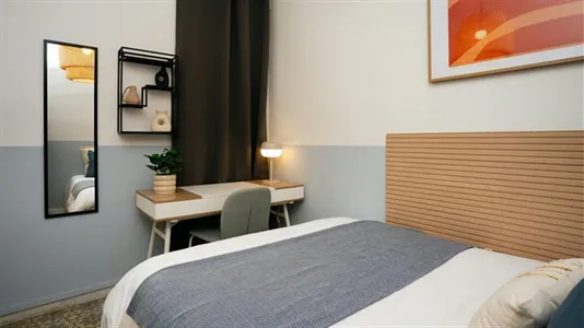 Rooms in Barcelona Eixample - photo 2