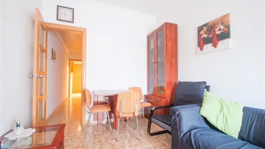 Rooms in Barcelona Sants-Montjuïc - photo 4