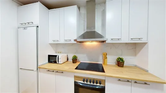 Rooms in Barcelona Eixample - photo 8