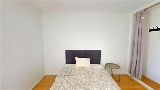 Rooms in Saint-Julien-en-Genevois - photo 2