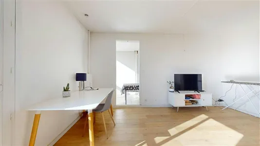 Rooms in Nîmes - photo 6