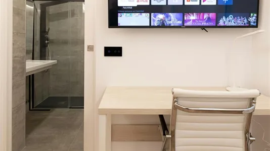 Rooms in Madrid Centro - photo 4