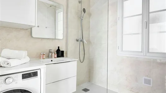 Apartments in Paris 16éme arrondissement (North) - photo 9