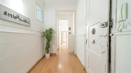 Rooms in Barcelona Eixample - photo 5