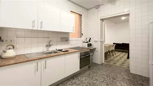 Rooms in Barcelona Ciutat Vella - photo 4