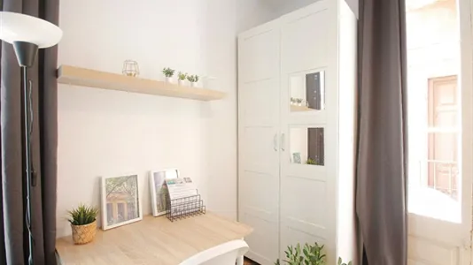 Rooms in Barcelona Ciutat Vella - photo 5