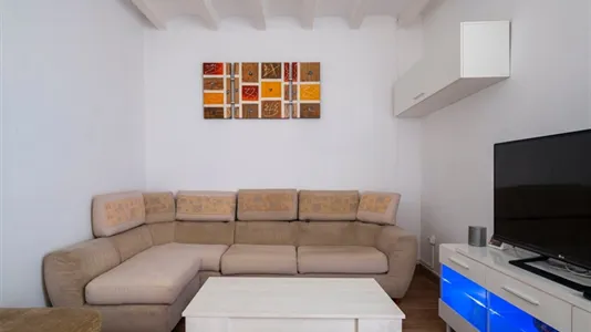 Rooms in Barcelona Ciutat Vella - photo 7