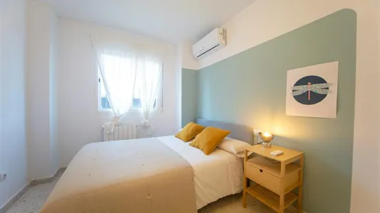 Rooms in Granada - photo 2