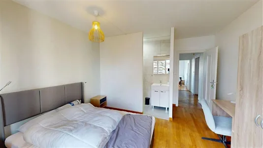 Rooms in Saint-Julien-en-Genevois - photo 2