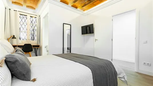 Rooms in Barcelona Eixample - photo 4