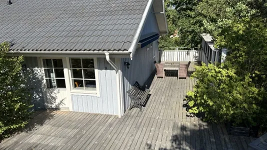 Houses in Nacka - photo 1