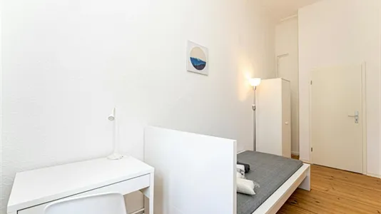 Rooms in Berlin Friedrichshain-Kreuzberg - photo 9