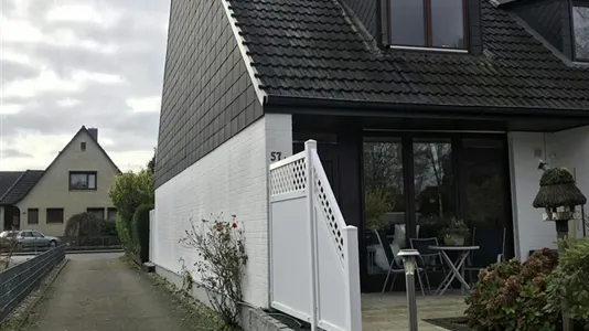 Houses in Pinneberg - photo 1