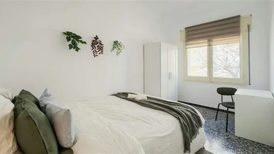 Rooms in Barcelona Eixample - photo 1