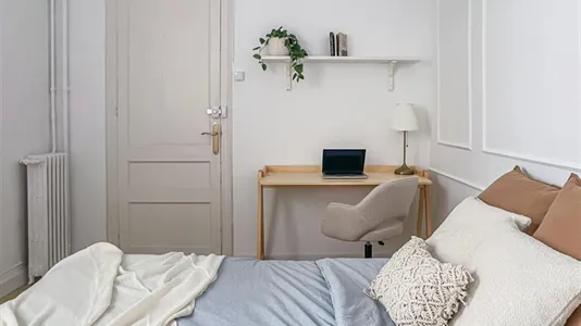 Rooms in Barcelona Eixample - photo 7
