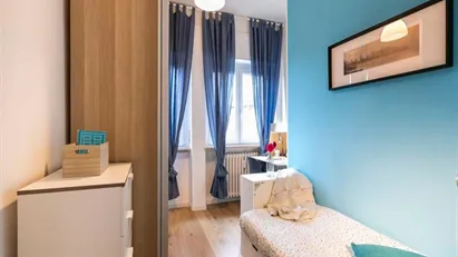 Room for rent in Milano Zona 6 - Barona, Lorenteggio, Milan