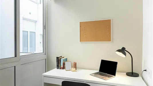 Rooms in Barcelona Eixample - photo 7
