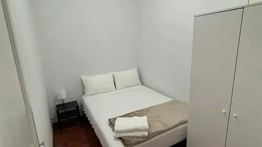 Rooms in Barcelona Eixample - photo 2