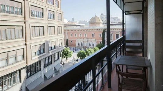 Rooms in Valencia Ciutat Vella - photo 5