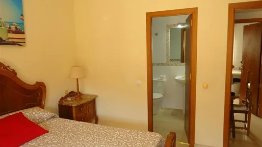Rooms in Córdoba - photo 3