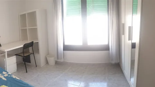 Rooms in Barcelona Ciutat Vella - photo 5