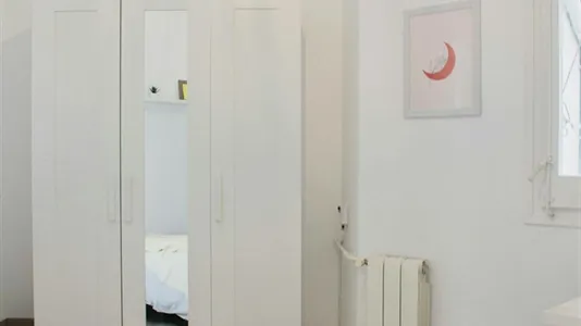 Rooms in Barcelona Eixample - photo 3