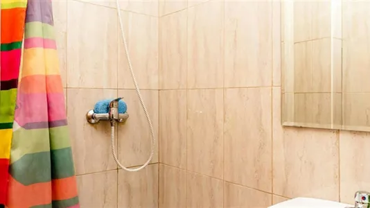 Rooms in Barcelona Ciutat Vella - photo 7