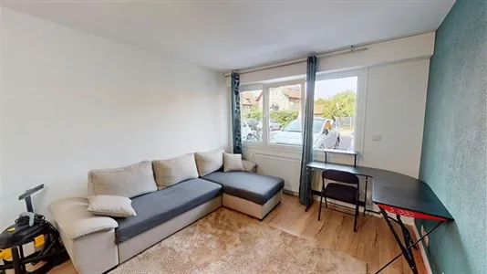 Rooms in Saint-Julien-en-Genevois - photo 4