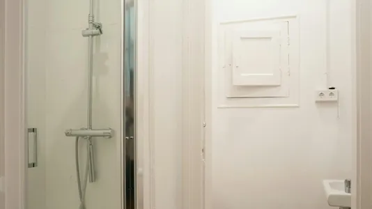 Rooms in Barcelona Eixample - photo 6