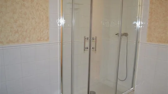 Rooms in Madrid Chamberí - photo 7