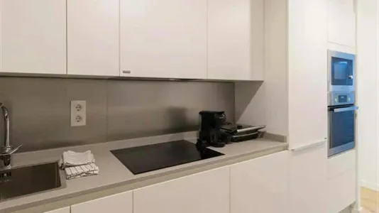 Rooms in Barcelona Ciutat Vella - photo 10