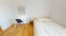 Room for rent, Bordeaux, Nouvelle-Aquitaine, &lt;span class=&quot;blurred street&quot; onclick=&quot;ProcessAdRequest(13753168)&quot;&gt;&lt;span class=&quot;hint&quot;&gt;See streetname&lt;/span&gt;[xxxxxxxxxxxxx]&lt;/span&gt;