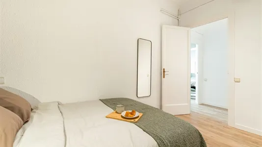 Rooms in Barcelona Eixample - photo 3