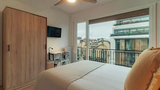 Rooms in Barcelona Eixample - photo 3