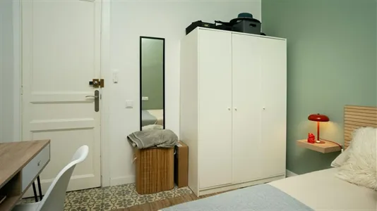 Rooms in Barcelona Eixample - photo 2