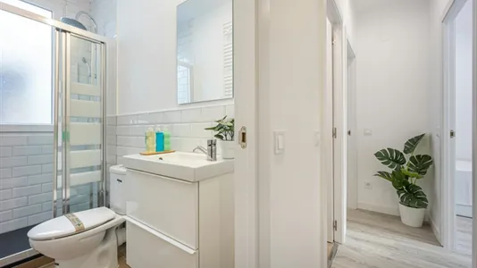 Rooms in Madrid Centro - photo 8