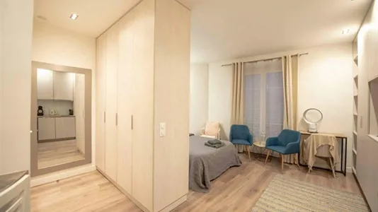 Apartments in Paris 8ème arrondissement - photo 3