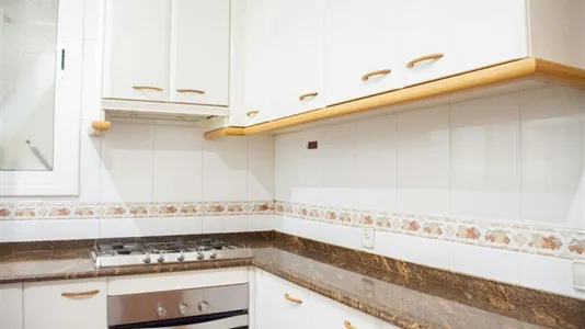 Rooms in Barcelona Eixample - photo 10