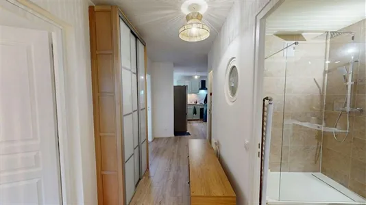 Rooms in Saint-Julien-en-Genevois - photo 10