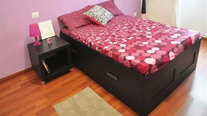 Room for rent in Milano Zona 6 - Barona, Lorenteggio, Milan